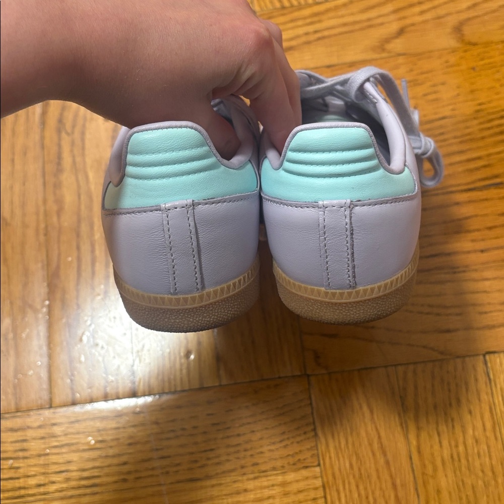 LIKE NEW Adidas SAMBA OG SHOES KIDS - Silver Dawn/Crystal White/Semi Flash Aqua - Picture 5 of 8